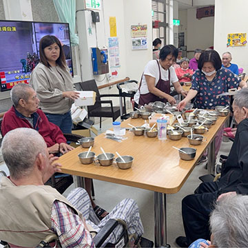 2026.05.05 母親節-吃蛋糕